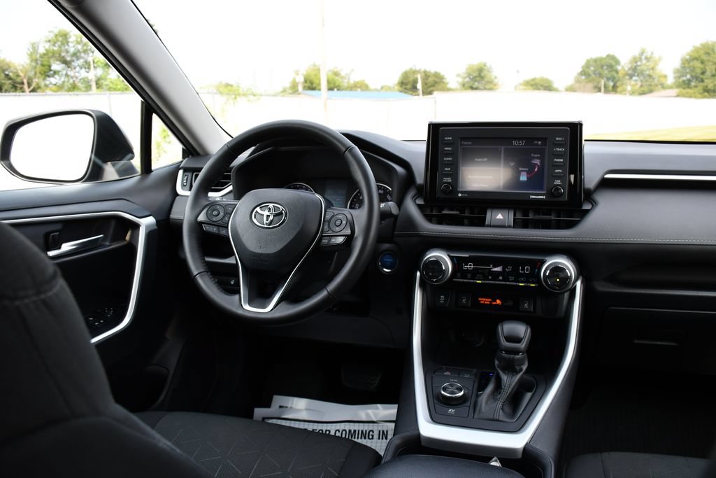 Used 2021 Toyota RAV4 XLE w/ Convenience Package AWD/4WD image 23