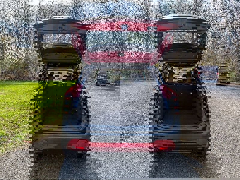 Used 2025 Nissan Kicks SR w/ SR Premium Package image 7