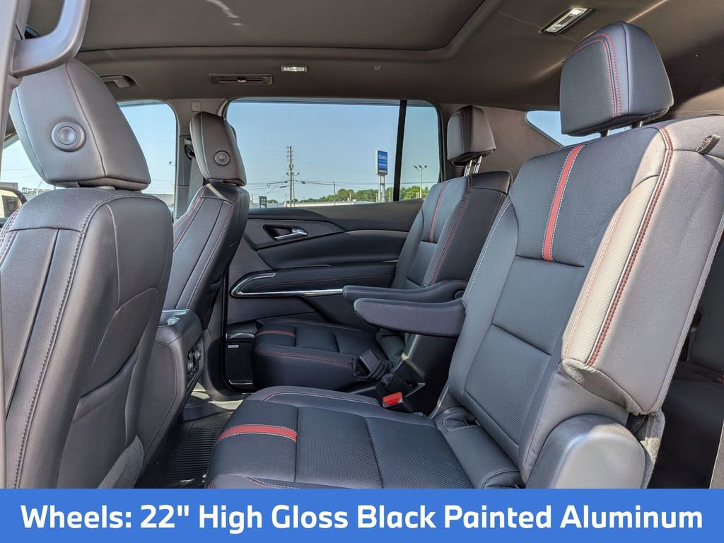 Used 2026 Chevrolet Traverse RS FWD image 29