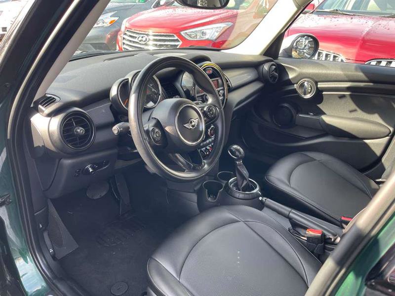 Used 2016 MINI Cooper 4-Door Hardtop image 18