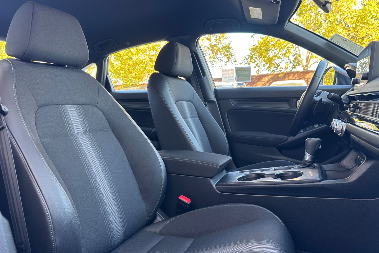 Used 2025 Honda Civic Sport image 25