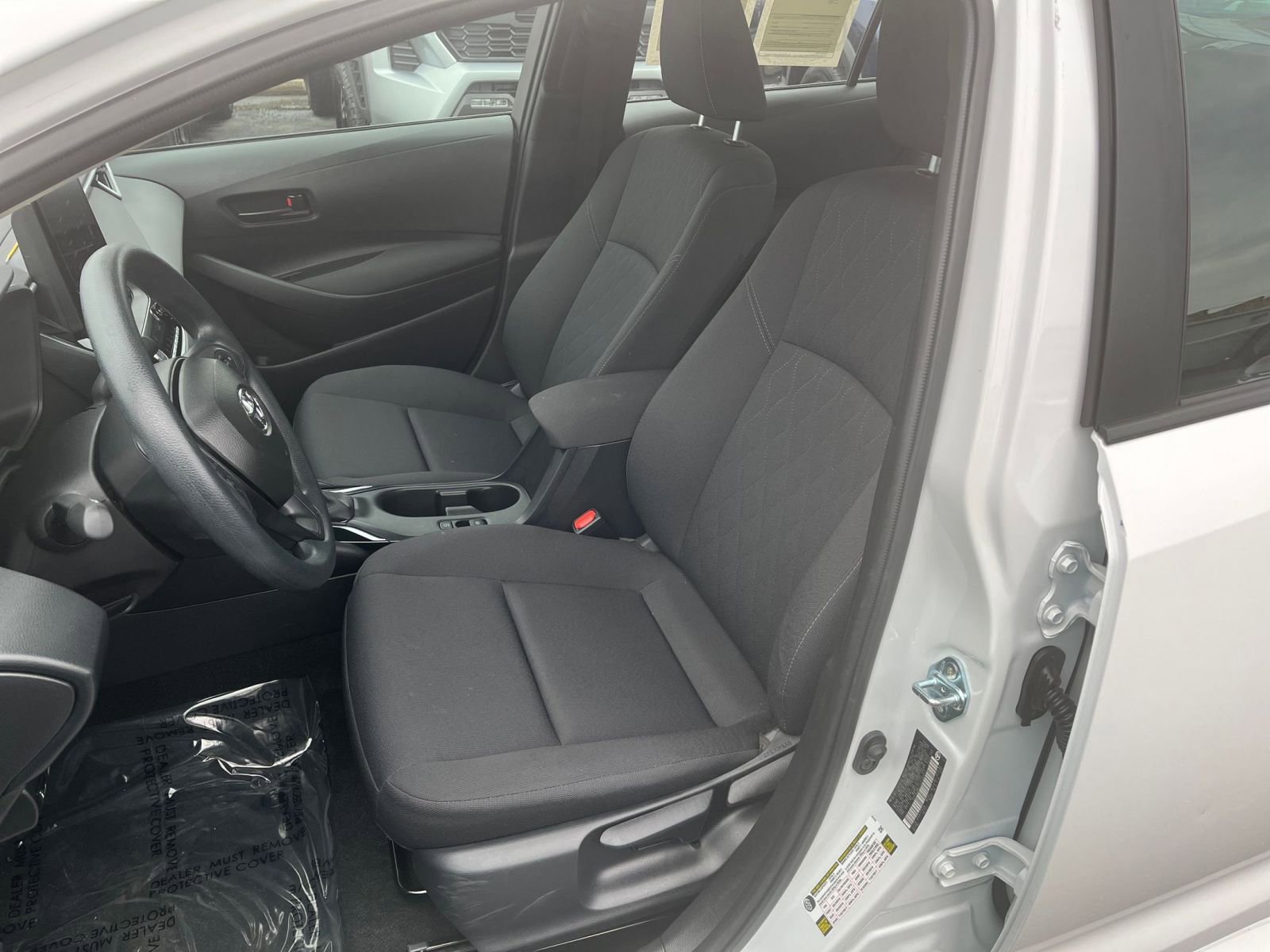 Used 2025 Toyota Corolla LE image 36