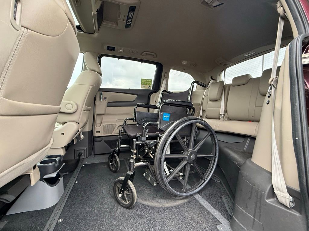 Used 2014 Honda Odyssey EX-L image 24