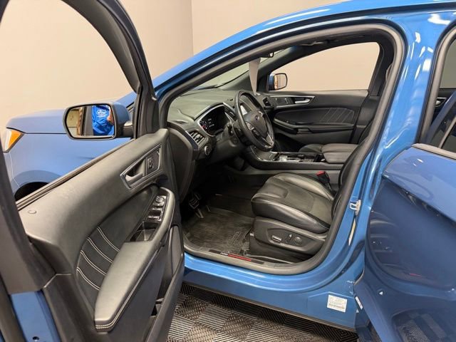 Used 2019 Ford Edge ST w/ Cold Weather Package AWD/4WD image 13