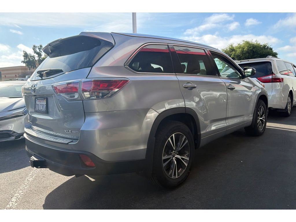 Used 2016 Toyota Highlander XLE image 5