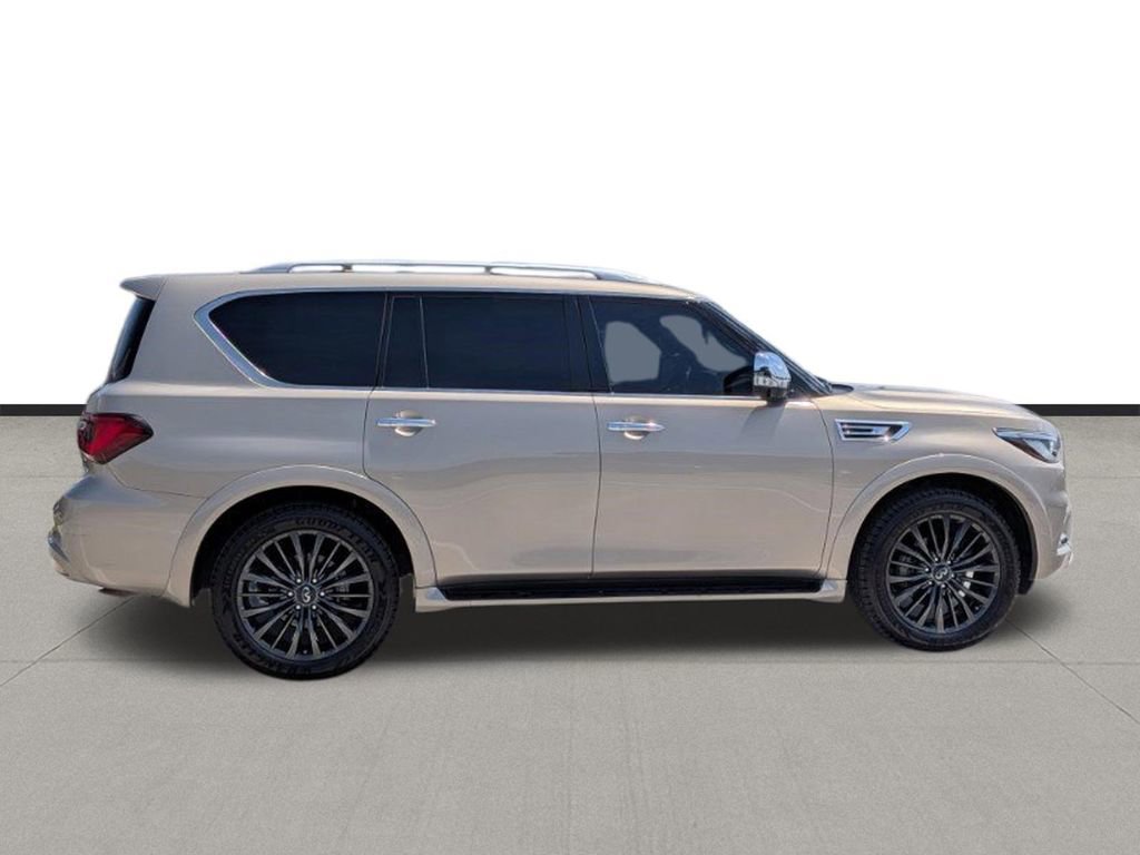 Used 2022 INFINITI QX80 Sensory w/ All-Season Package AWD/4WD image 4