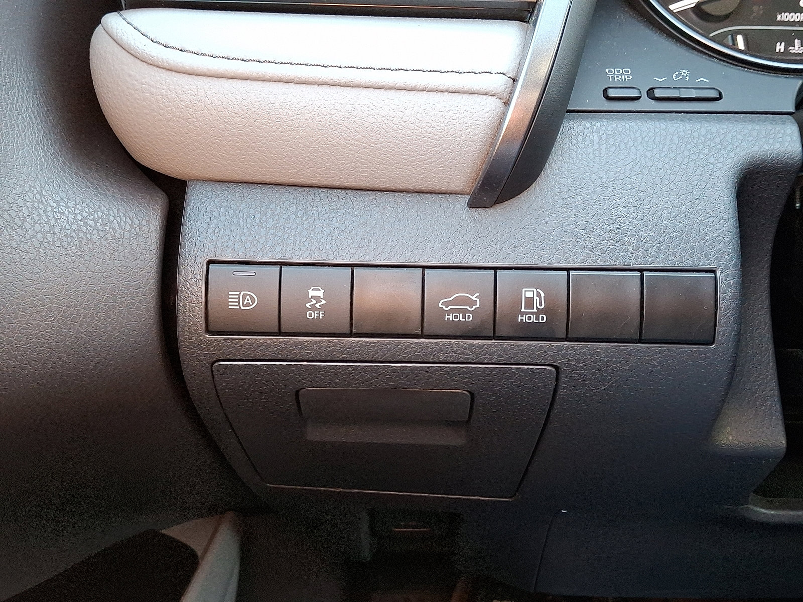 Used 2024 Toyota Camry SE image 25