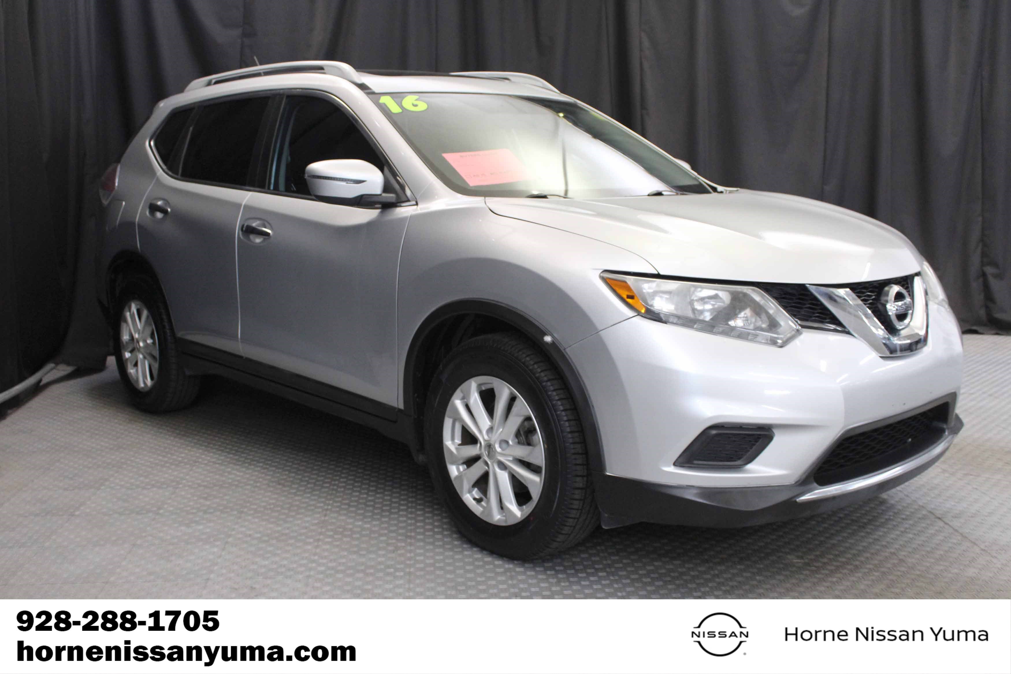 Used 2016 Nissan Rogue SV w/ SV Moonroof Package FWD image 16