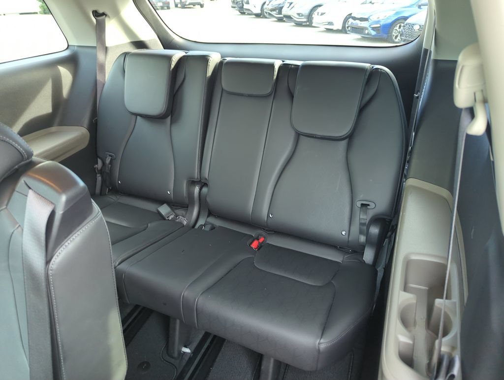 Used 2026 Kia Carnival FWD image 28