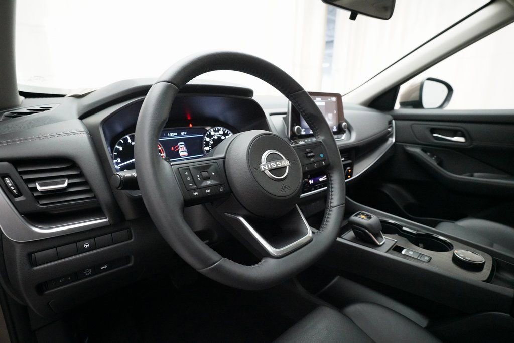 Certified 2024 Nissan Rogue SV w/ SV Premium Package image 9