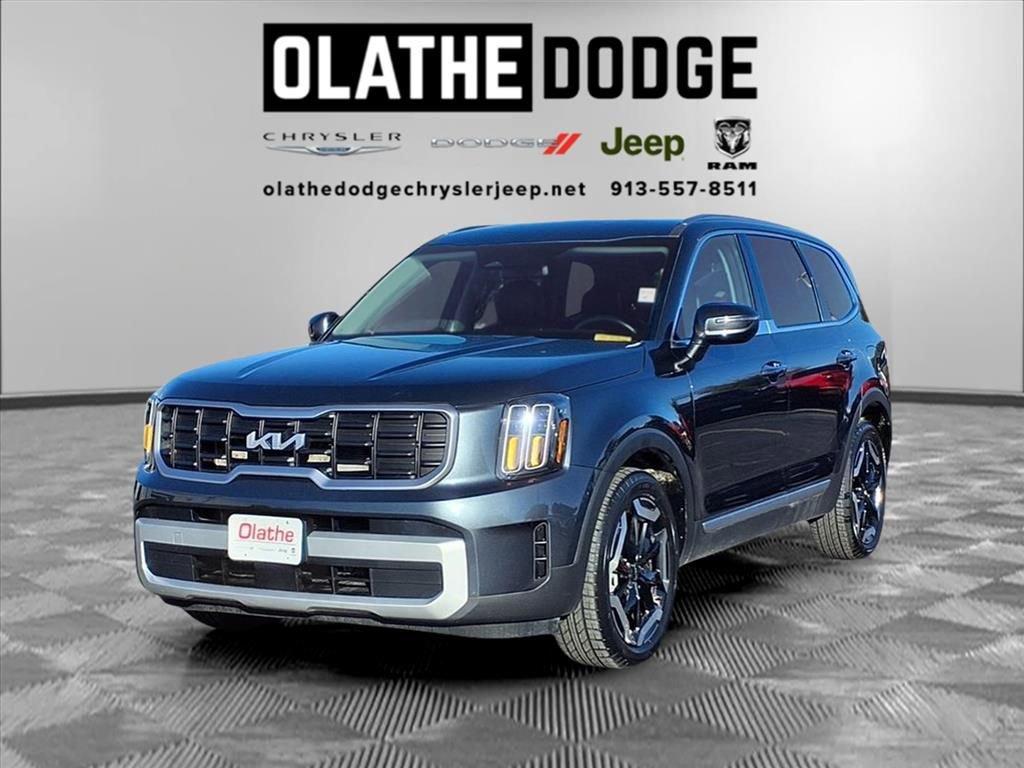 Used 2024 Kia Telluride S image 1