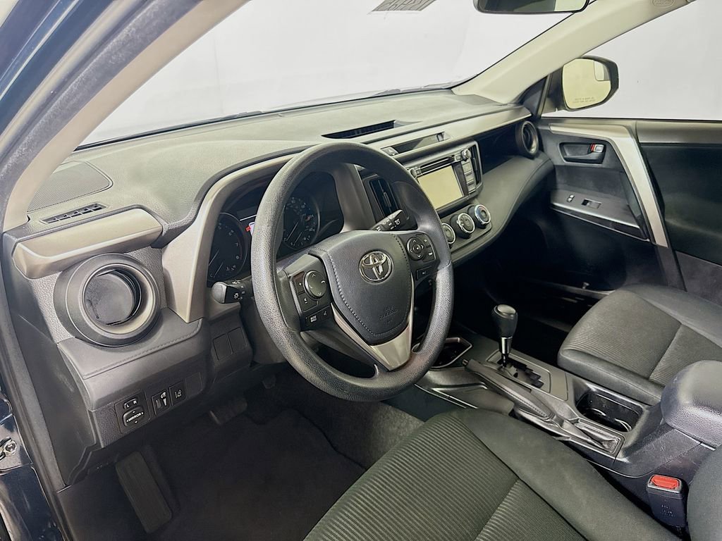 Used 2017 Toyota RAV4 LE FWD image 9