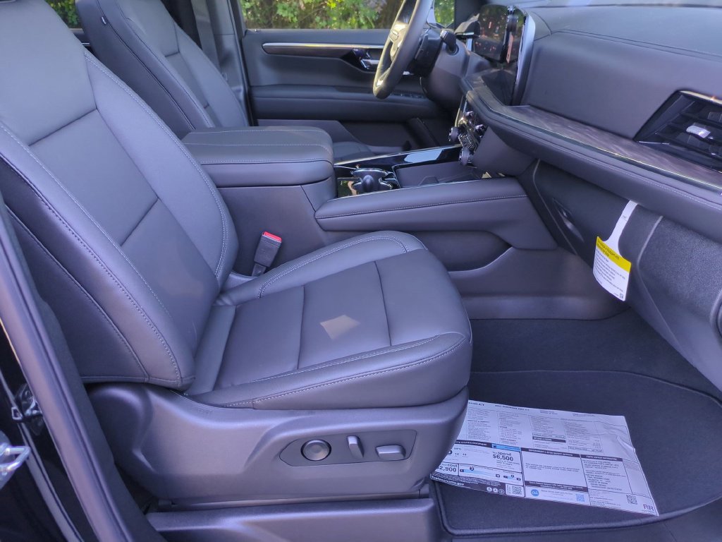 New 2027 Chevrolet Suburban Z71 w/ Comfort Package AWD/4WD image 39