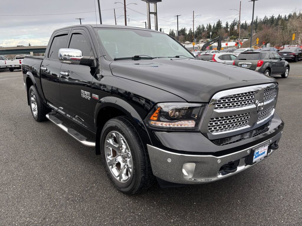 Used 2014 RAM 1500 Laramie w/ Convenience Group image 3