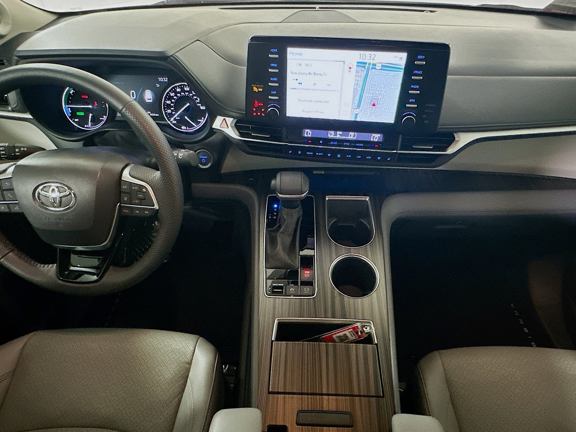 Used 2023 Toyota Sienna Limited FWD image 27