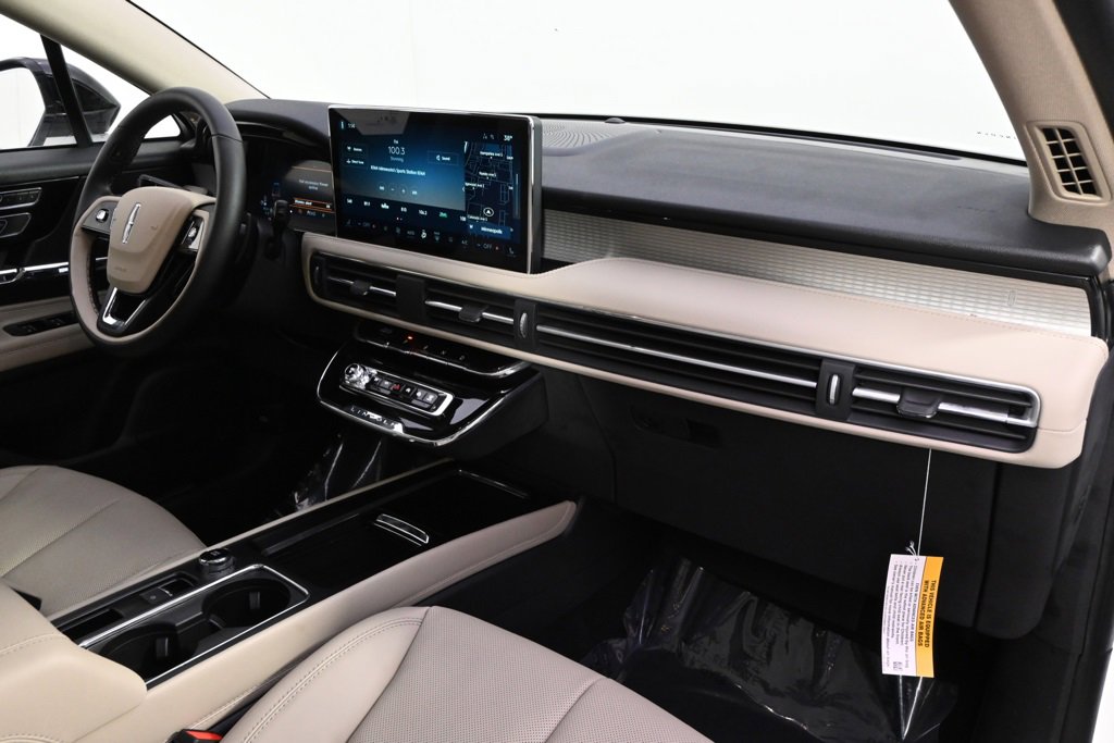 New 2026 Lincoln Corsair Premiere image 15