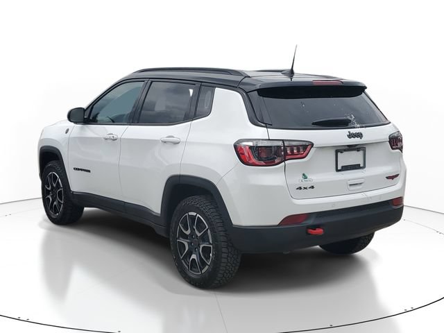 New 2026 Jeep Compass Trailhawk w/ Sun, Sound & Navigation Group AWD/4WD image 3