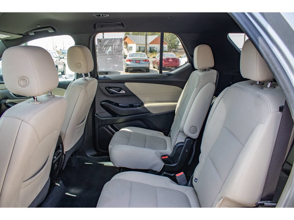 Used 2023 Chevrolet Traverse LT w/ LPO, Cargo Package AWD/4WD image 17