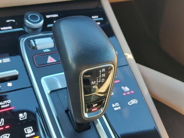 Used 2023 Porsche Cayenne Platinum Edition image 36