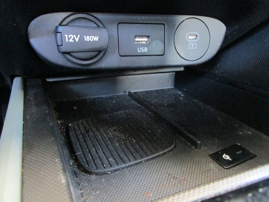 Used 2025 Hyundai Elantra Limited image 41