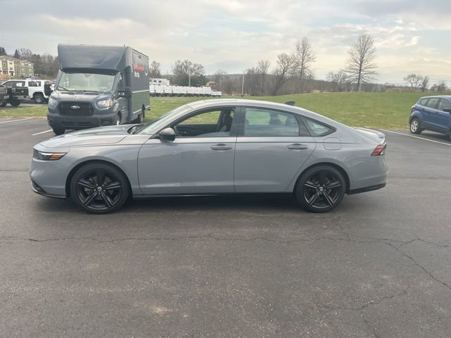 Used 2025 Honda Accord Sport image 4