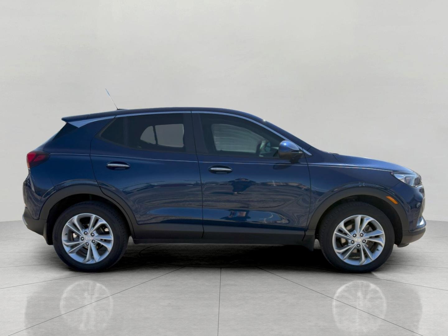 Used 2023 Buick Encore GX Preferred w/ Cold Weather Comfort Package AWD/4WD image 9