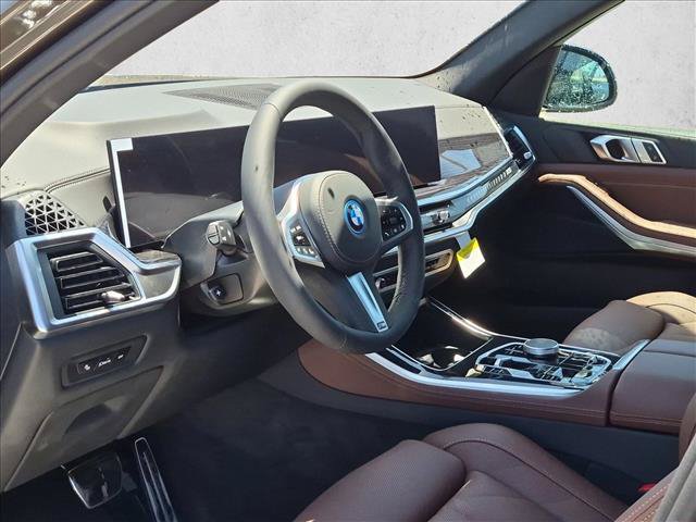 New 2026 BMW X5 xDrive50e w/ M Sport Package AWD/4WD image 3