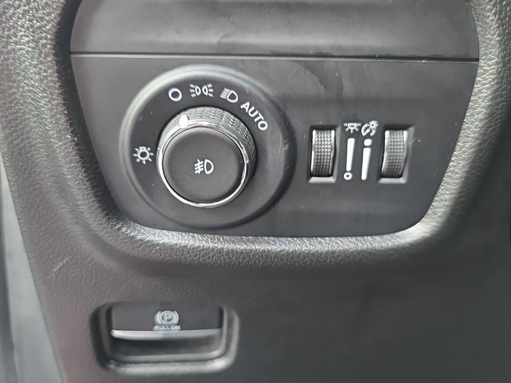 Used 2024 Jeep Grand Cherokee Limited AWD/4WD image 18