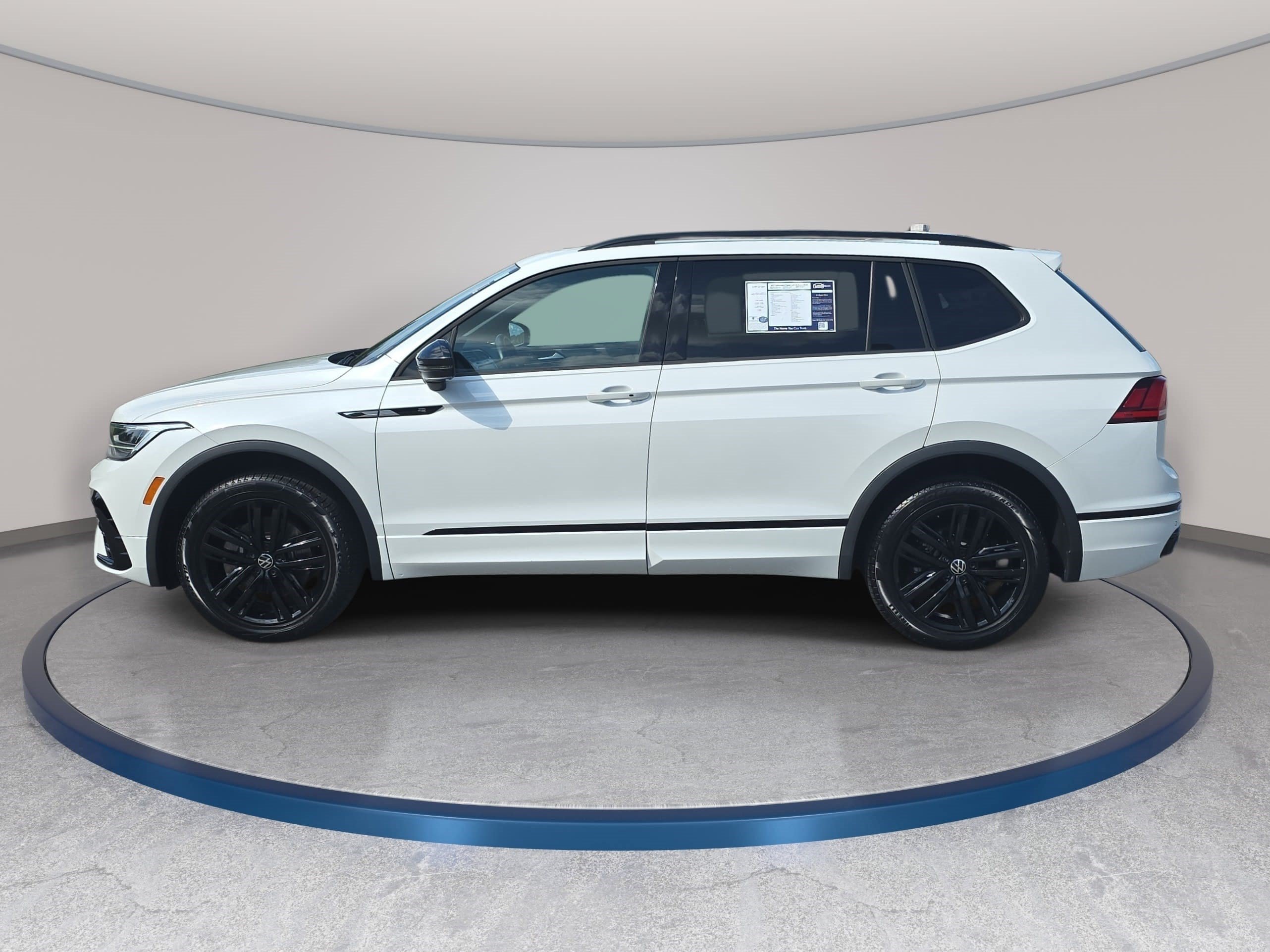 Used 2022 Volkswagen Tiguan SE R-Line AWD/4WD image 8