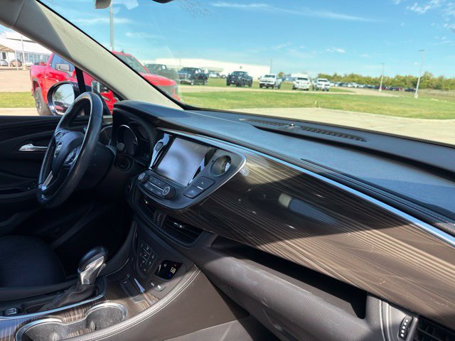 Used 2020 Buick Envision Essence FWD image 12