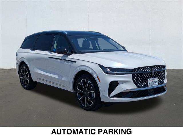 Certified 2024 Lincoln Nautilus Reserve w/ Equipment Group 203A AWD/4WD image 7