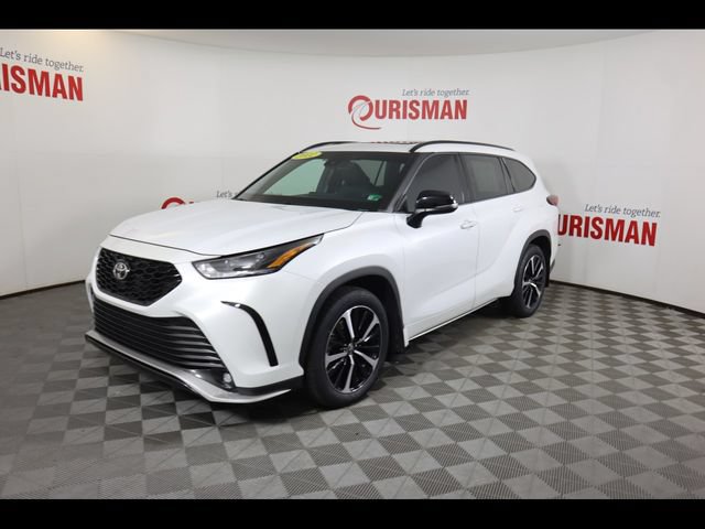 Used 2022 Toyota Highlander XSE AWD/4WD image 4