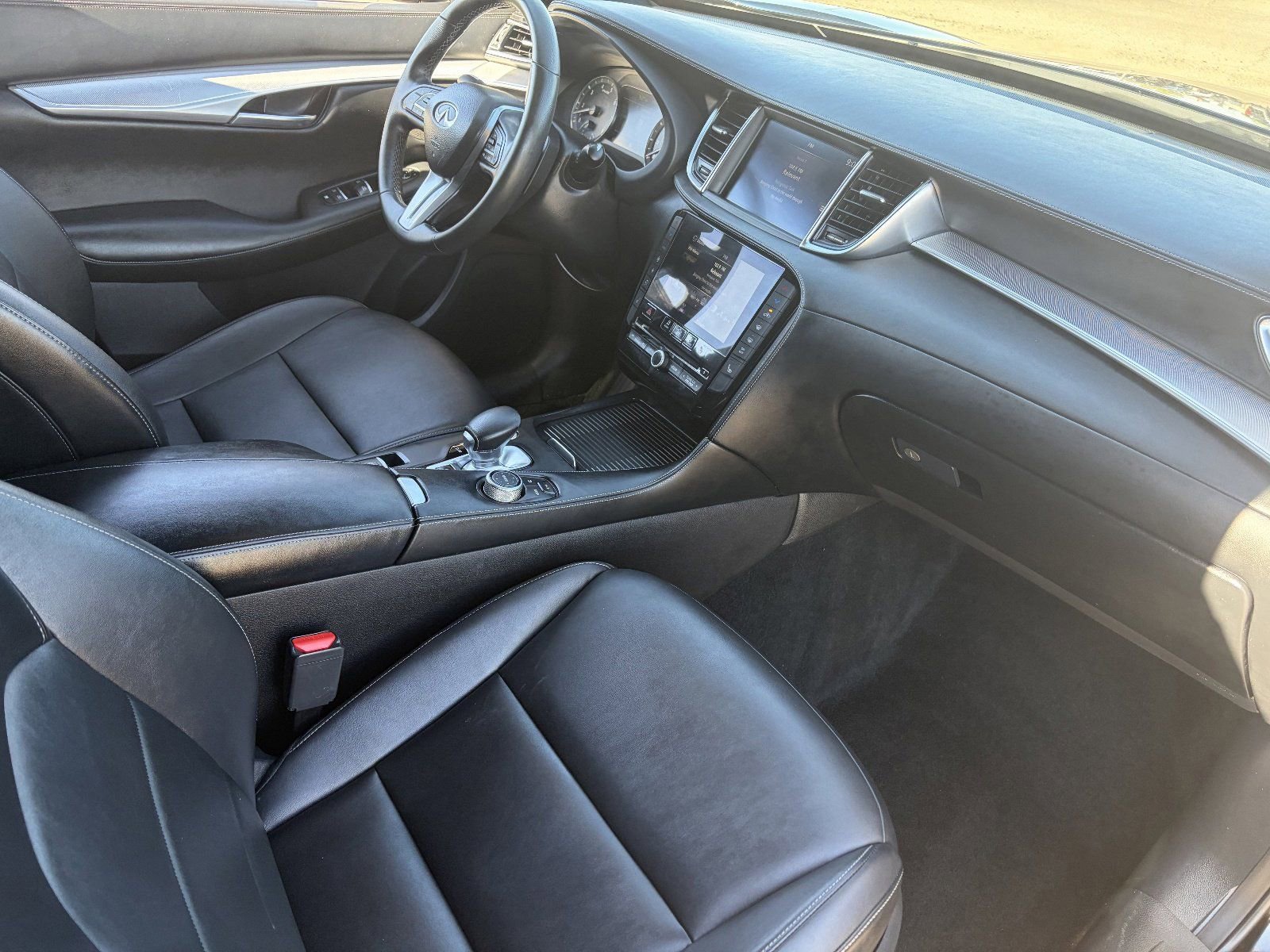 Used 2021 INFINITI QX50 Luxe w/ Appearance Package image 13