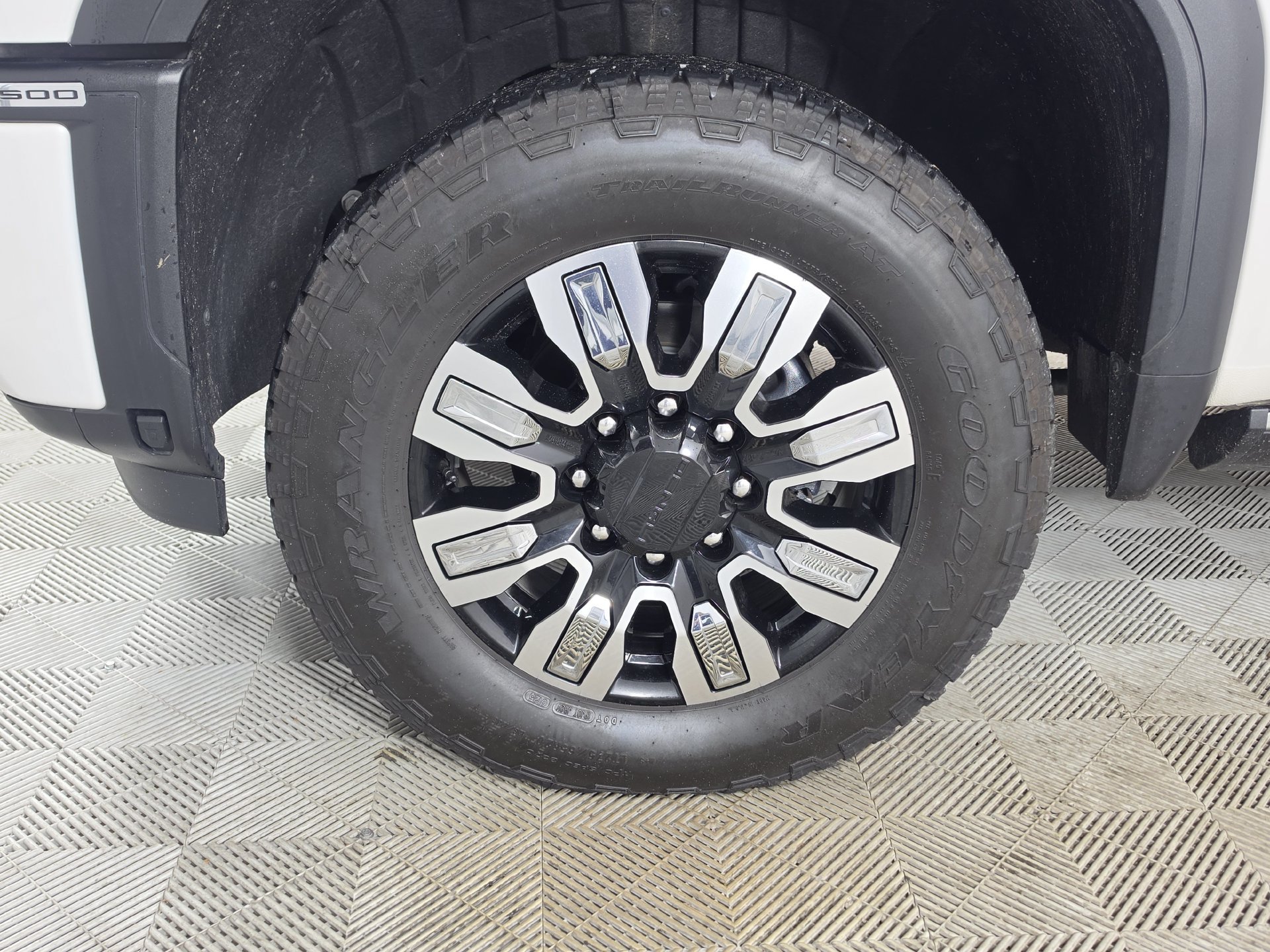 Used 2025 GMC Sierra 2500 Denali w/ Denali Reserve Package AWD/4WD image 44