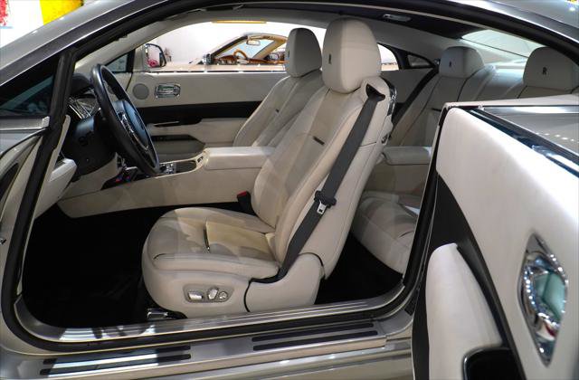 Used 2016 Rolls-Royce Wraith RWD image 21