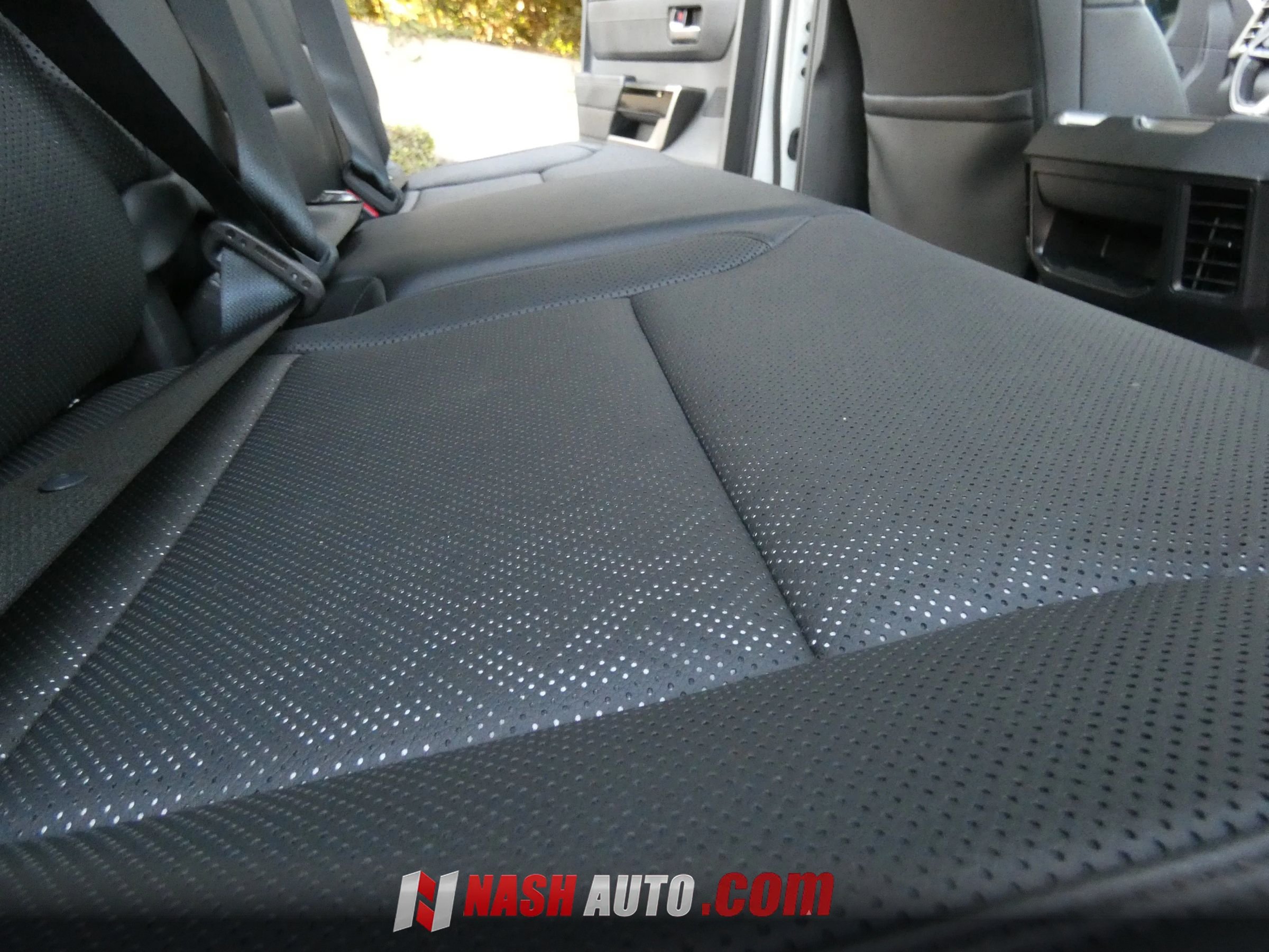 Used 2024 Toyota Tundra Limited AWD/4WD image 46