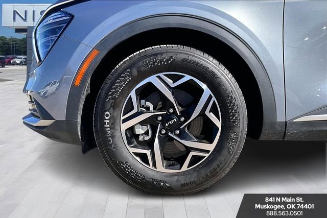 Used 2025 Kia Sportage LX image 29