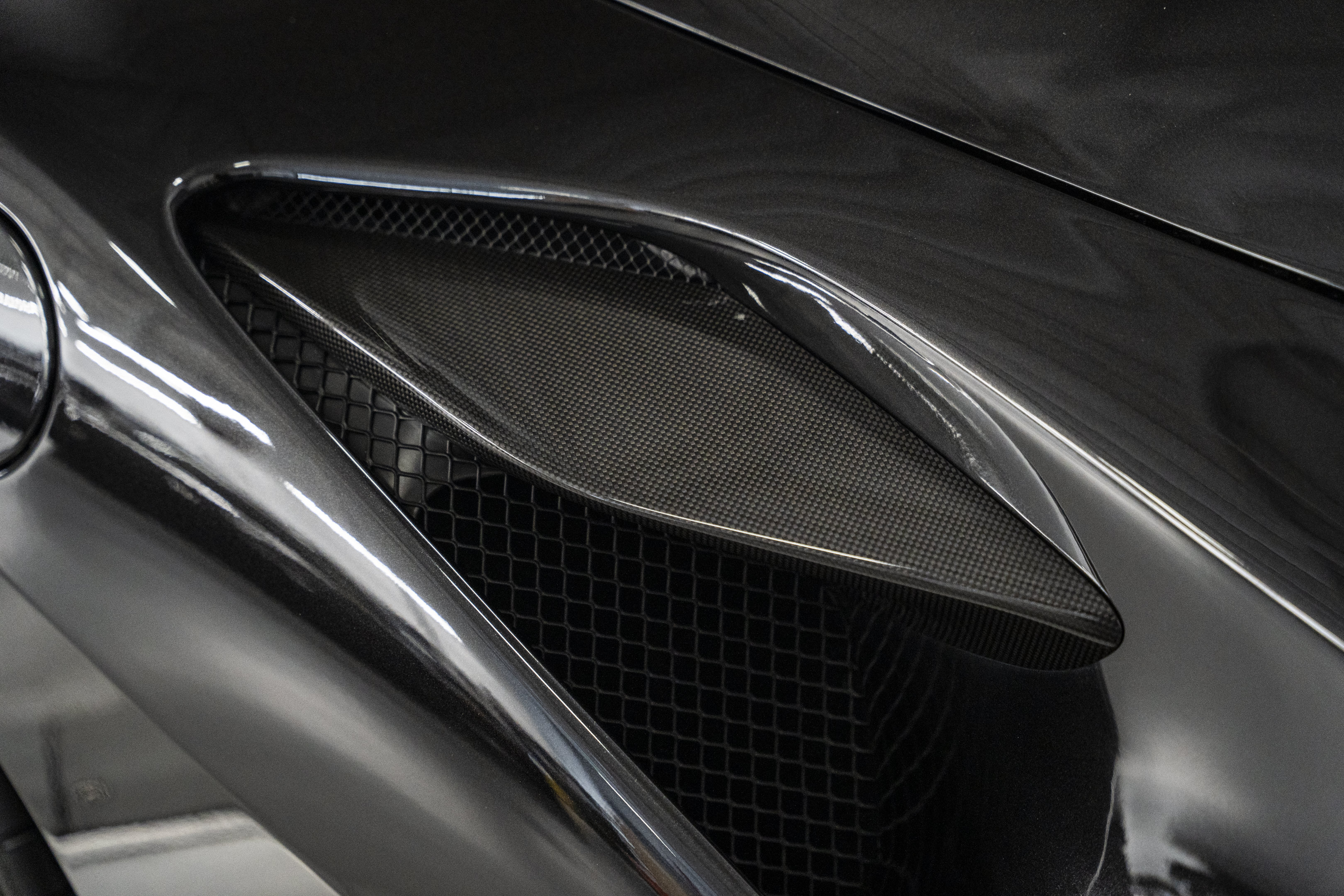 Used 2022 Ferrari F8 Tributo RWD image 13