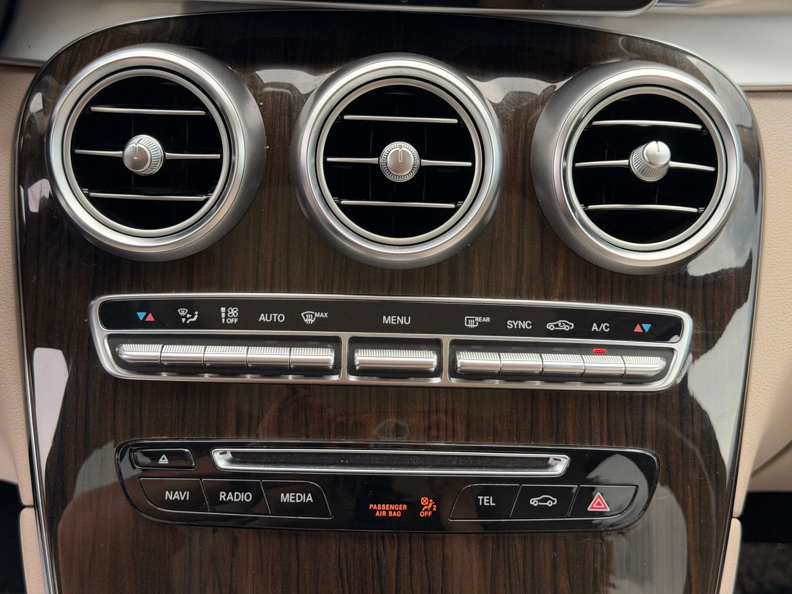Used 2019 Mercedes-Benz GLC 300 image 21
