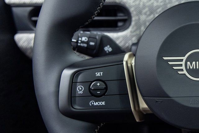 Certified 2025 MINI Cooper S image 17