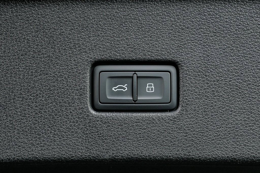 New 2026 Audi SQ8 Prestige image 33