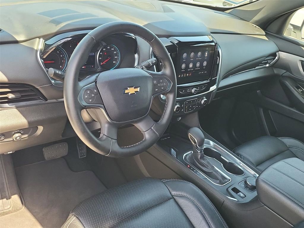 Certified 2023 Chevrolet Traverse LT image 2