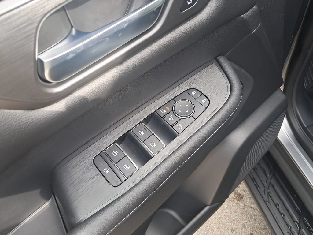 New 2026 Nissan Armada PRO-4X w/ Captain's Chari Seat Package AWD/4WD image 12