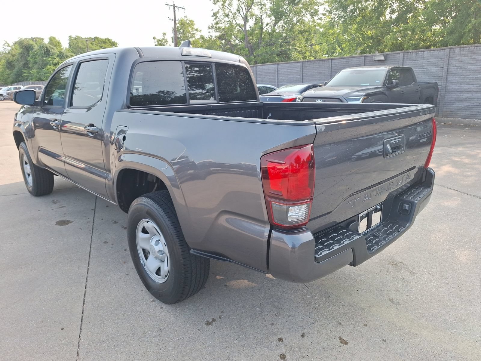 Used 2020 Toyota Tacoma SR w/ SR Convenience Package RWD image 4