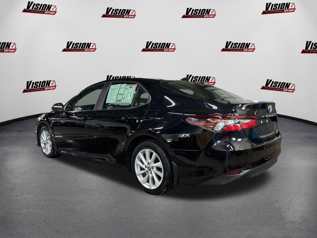 Used 2023 Toyota Camry LE image 7
