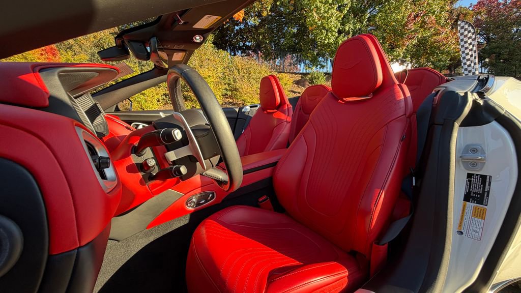 Used 2019 Aston Martin DB11 Volante image 12