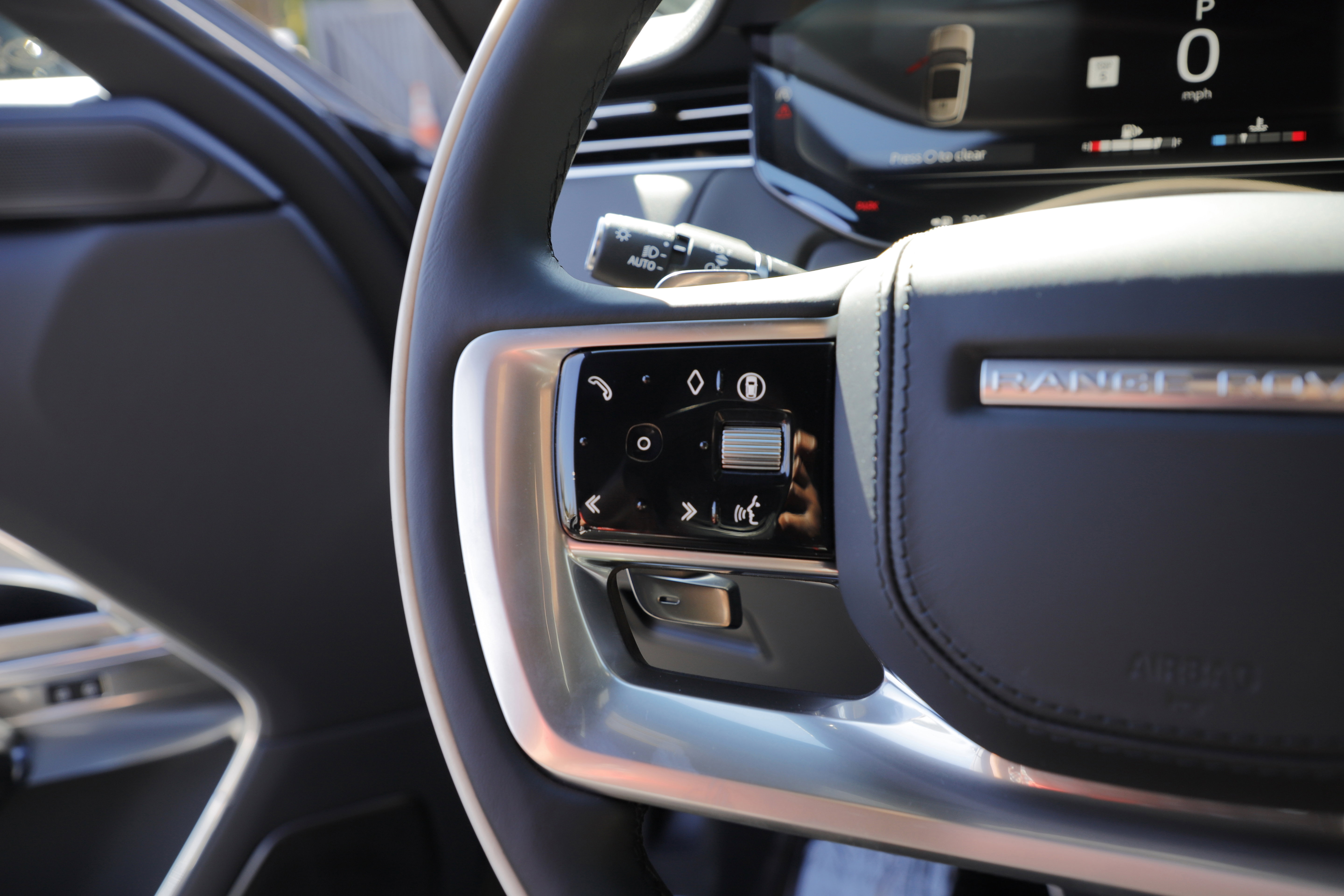 New 2026 Land Rover Range Rover SV AWD/4WD image 23