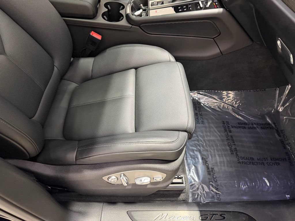 Used 2025 Porsche Macan GTS AWD/4WD image 48