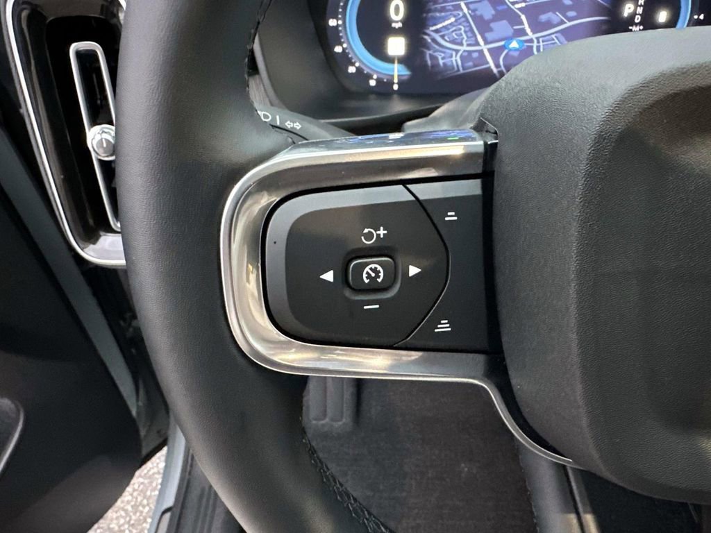 Used 2025 Volvo XC40 B5 Ultra w/ Protection Package Premier image 17
