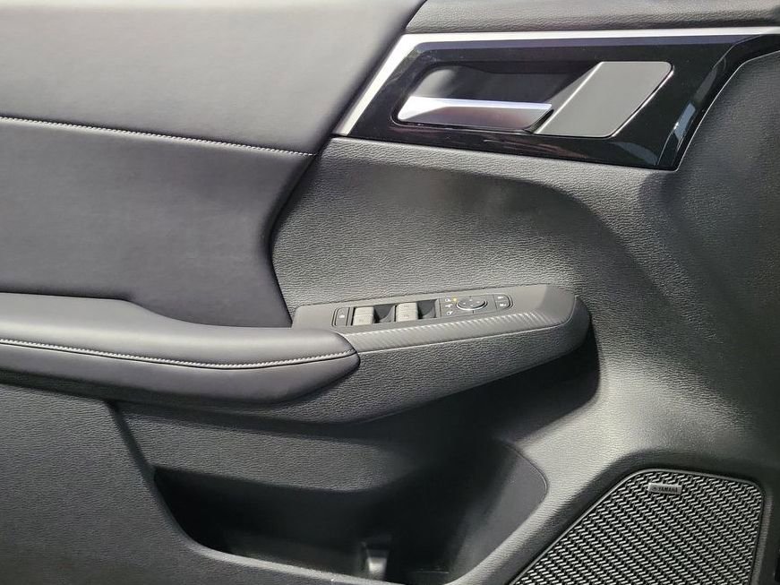 New 2026 Mitsubishi Outlander SE image 23